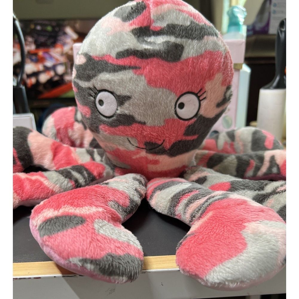 RARE Mary Meyer Pink Camo Octopus Plush. 17" From Tip To Tip. EUC